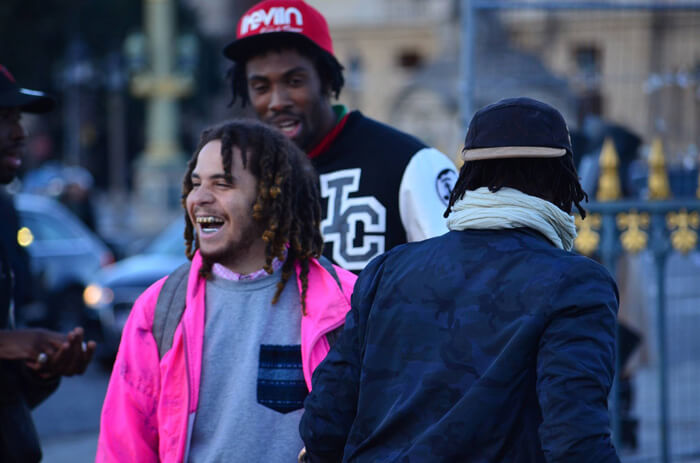 SaintRozdicyPimpy porte une snapback iKeviin dans son clip